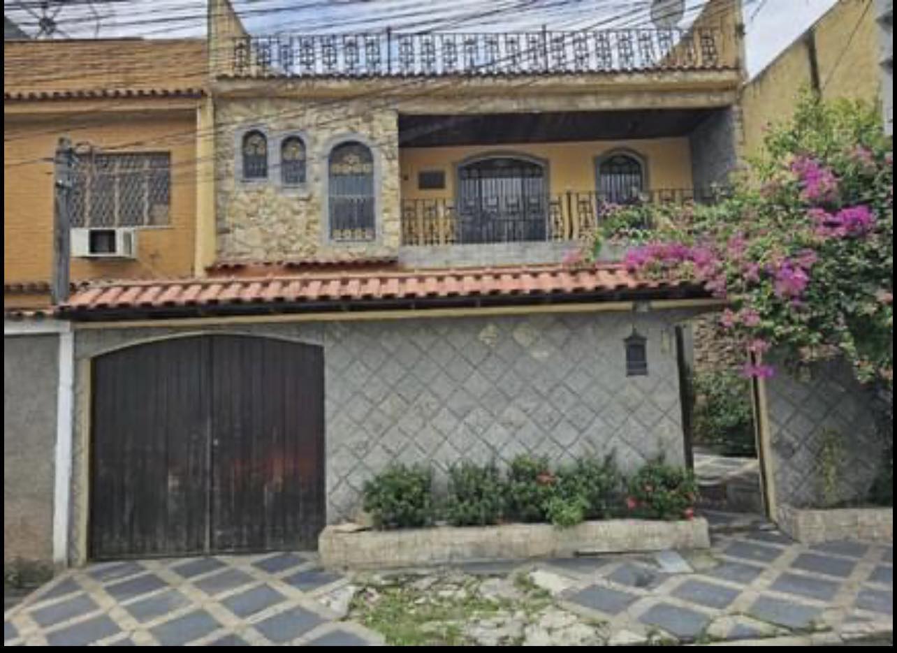 NS ASSESSORIA IMOBILIÁRIA 🏡  NATALIA SANTANA VENDE:   Uma excelente casa no Parque Leopoldina   🔴Valor:  550 mil   Casa com garagem composta por:   ✅ quatro quartos | 2 sendo suítes  ✅ sala  ✅ copa ✅ cozinha  ✅ 4 banheiros  ✅ quintal  ✅ terraço com área gourmet   📍Parque Leopoldina   📞 Fale conosco: 21965195569